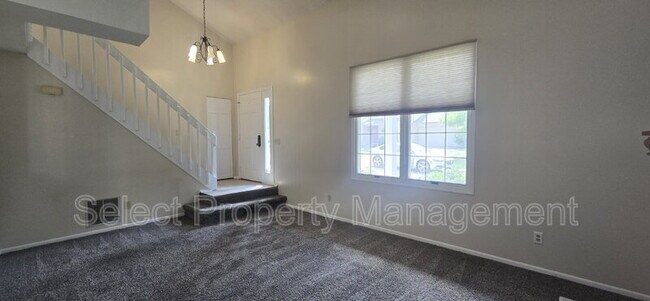 Foto del edificio - 6309 Sawmill Woods Dr