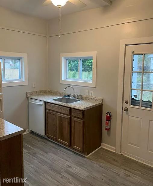 Building Photo - 2 br, 1 bath House - 3201 Downes Street