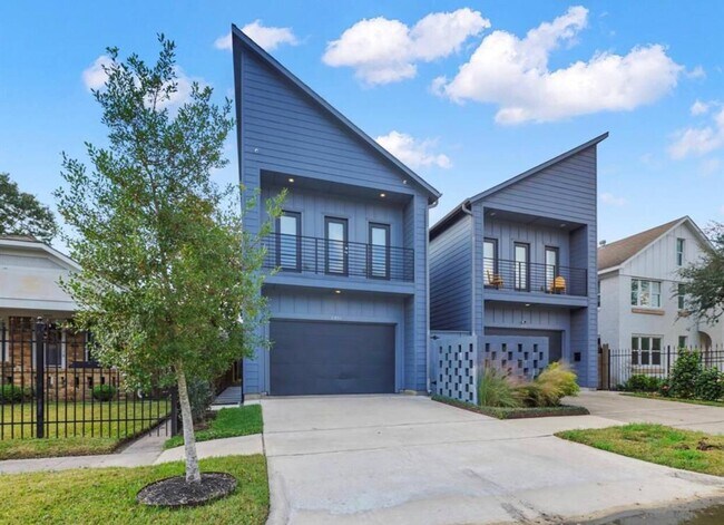 Building Photo - 2416 Truxillo St