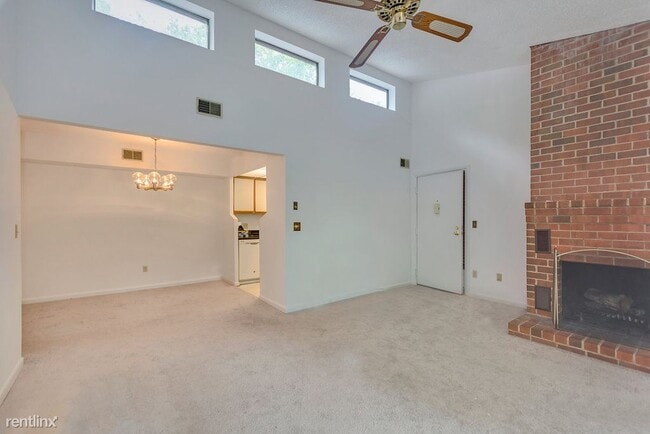 Foto del edificio - 2 br, 2 bath House - 123-12 Turtle Creek Rd
