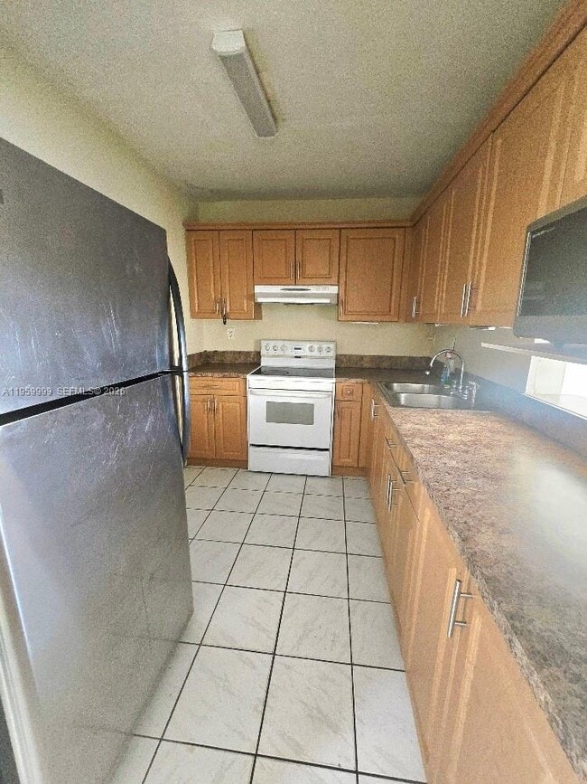 Building Photo - 5755 W 20th Ave