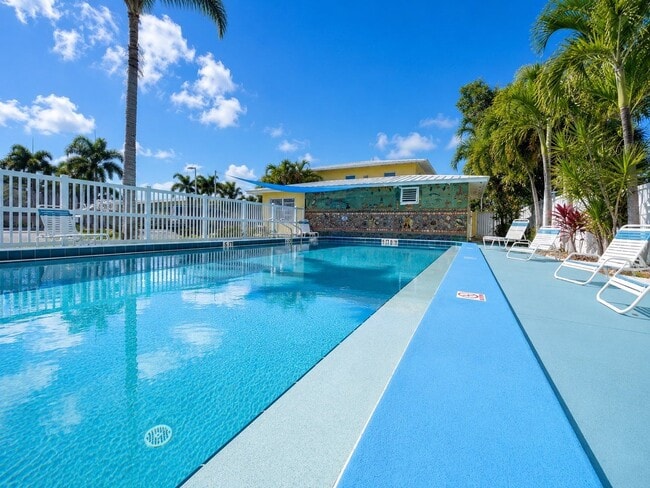 Building Photo - Bradenton Palms