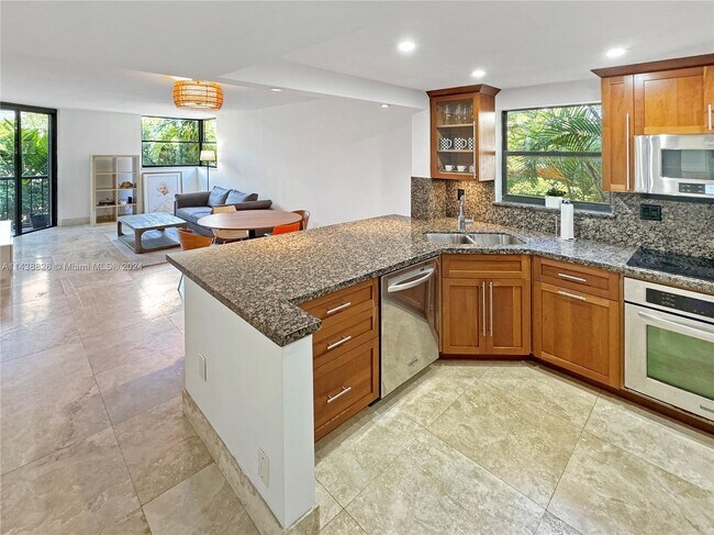 Foto del edificio - 55 Ocean Ln Dr