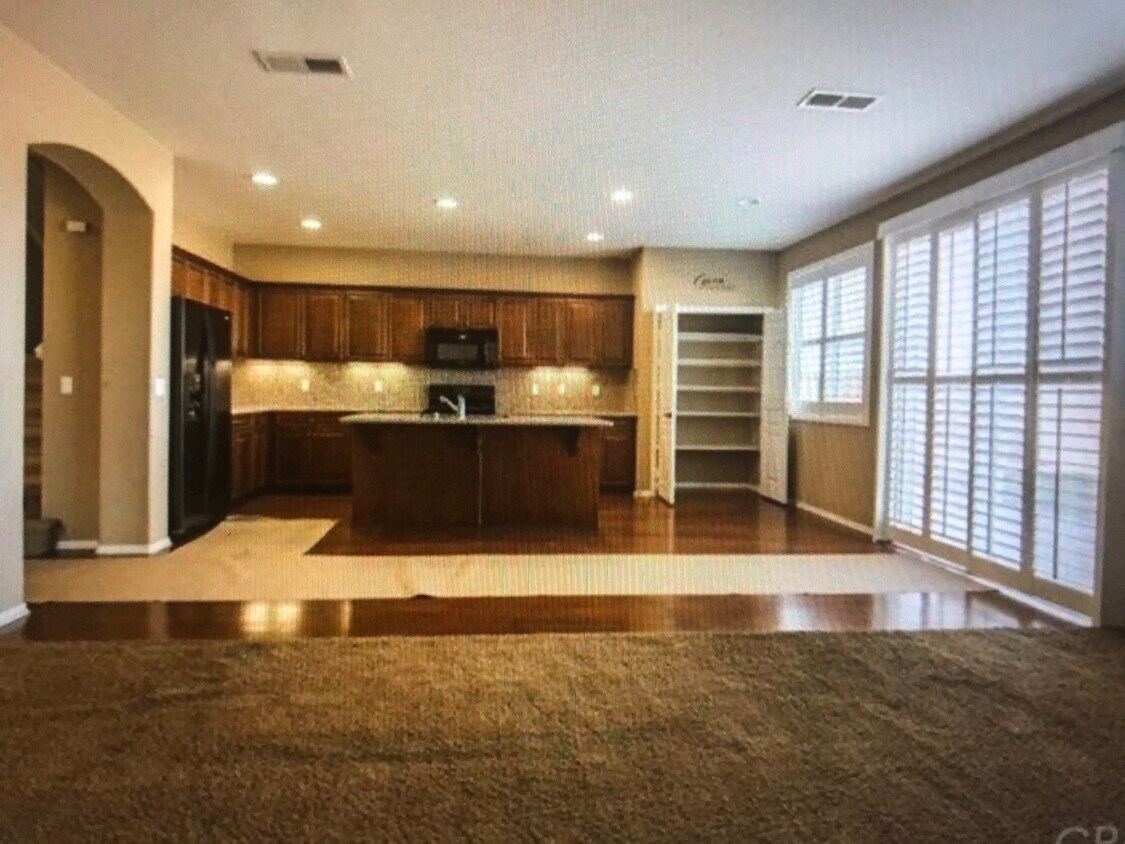 Kitchen - 670 Costa Azul St