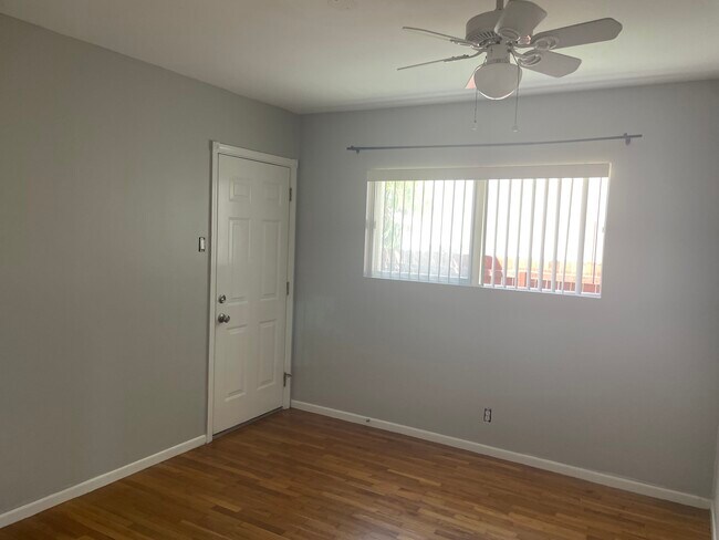 2nd bedroom - 3922 E 11th St