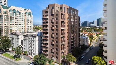 Building Photo - 10550 Wilshire Blvd