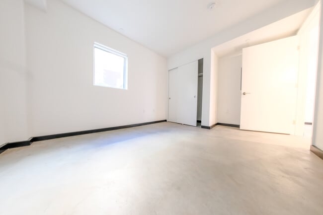 Building Photo - 1313 Sunset