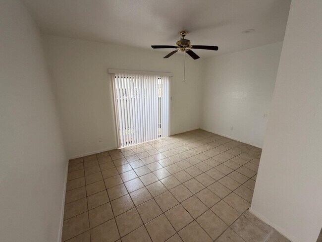 Foto del edificio - 7901 Cambridge St