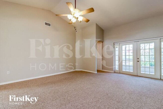 Building Photo - 3519 Manor Loop