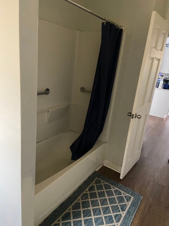 Building Photo - 43 Bradway Ave