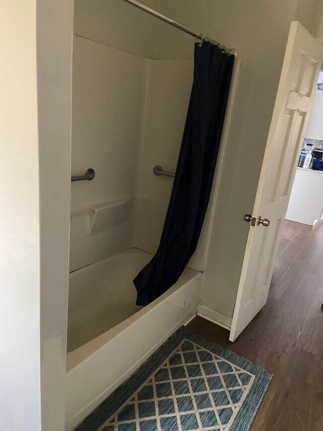 Foto del edificio - 43 Bradway Ave