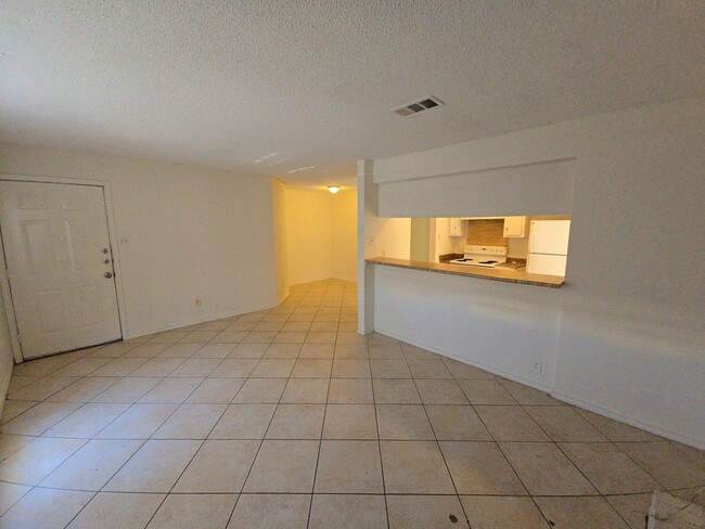 Building Photo - 1307 Brenda Ln