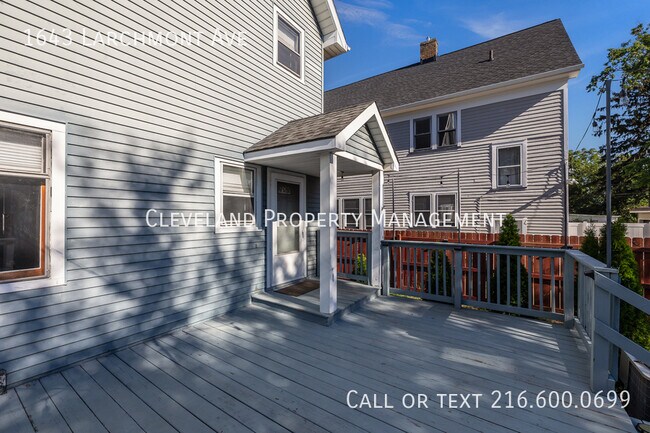 Foto del edificio - 1643 Larchmont Ave