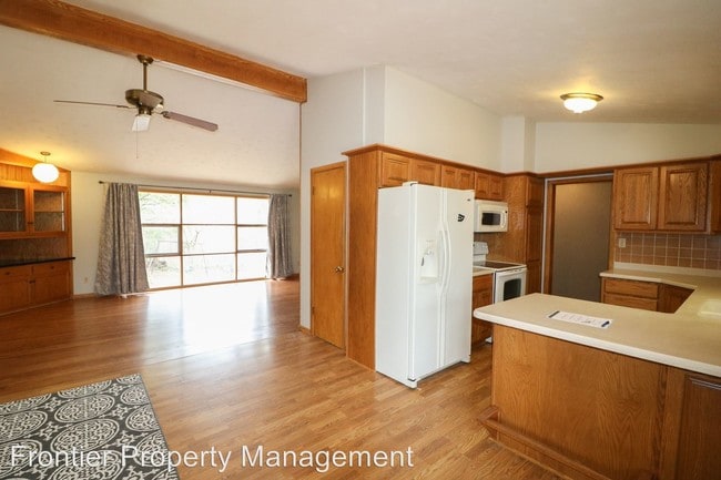 Building Photo - 3 br, 2 bath House - 2063 Hunting Ave