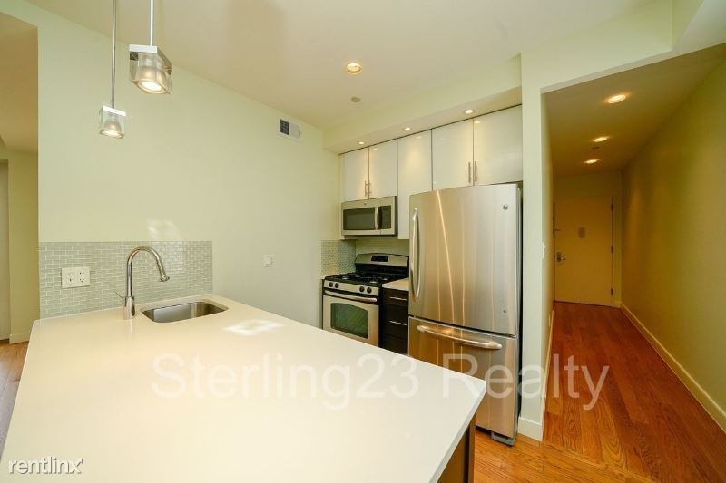 Primary Photo - 2740 Hoyt Ave S