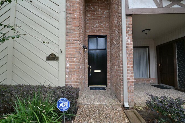 Foto del edificio - 15105 Kimberley Ct