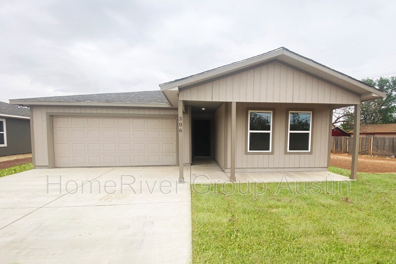 Primary Photo - 306 N Zenith Ave