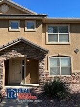 Building Photo - 3155 S Hidden Valley Dr