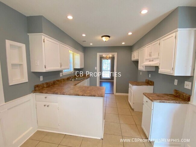 Foto del edificio - 8115 Kerry Dr