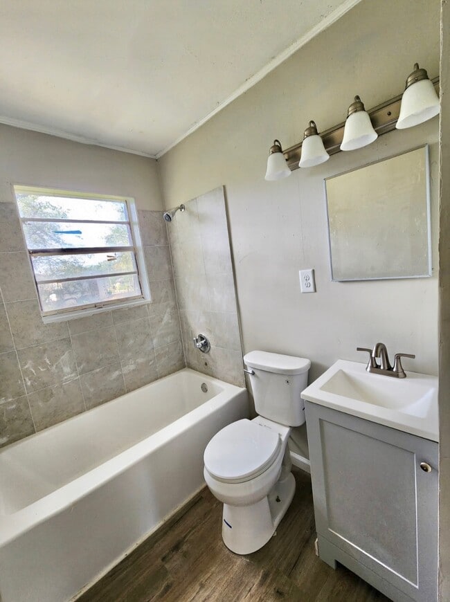 Building Photo - 2804 32nd Way SW