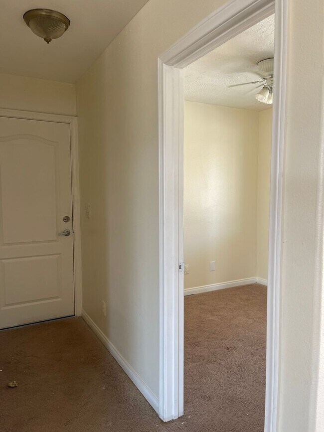 Foto del edificio - Bright Single-Story 4BR in Apple Valley — ...