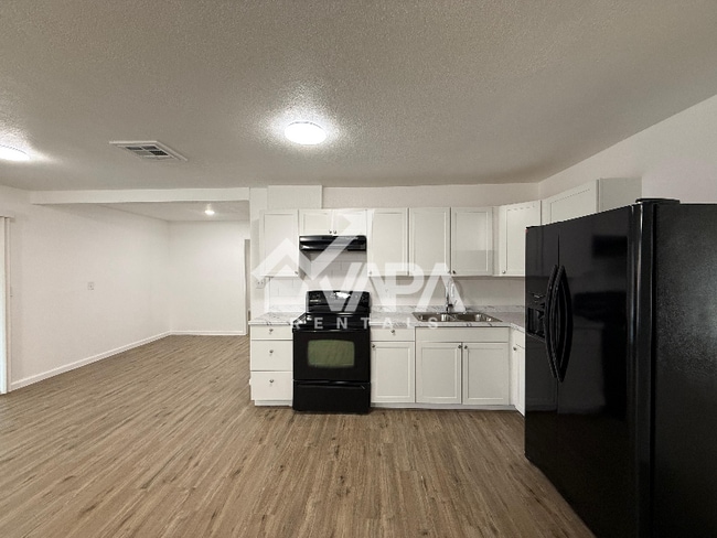 Foto del edificio - 7403 Castle Crown Dr