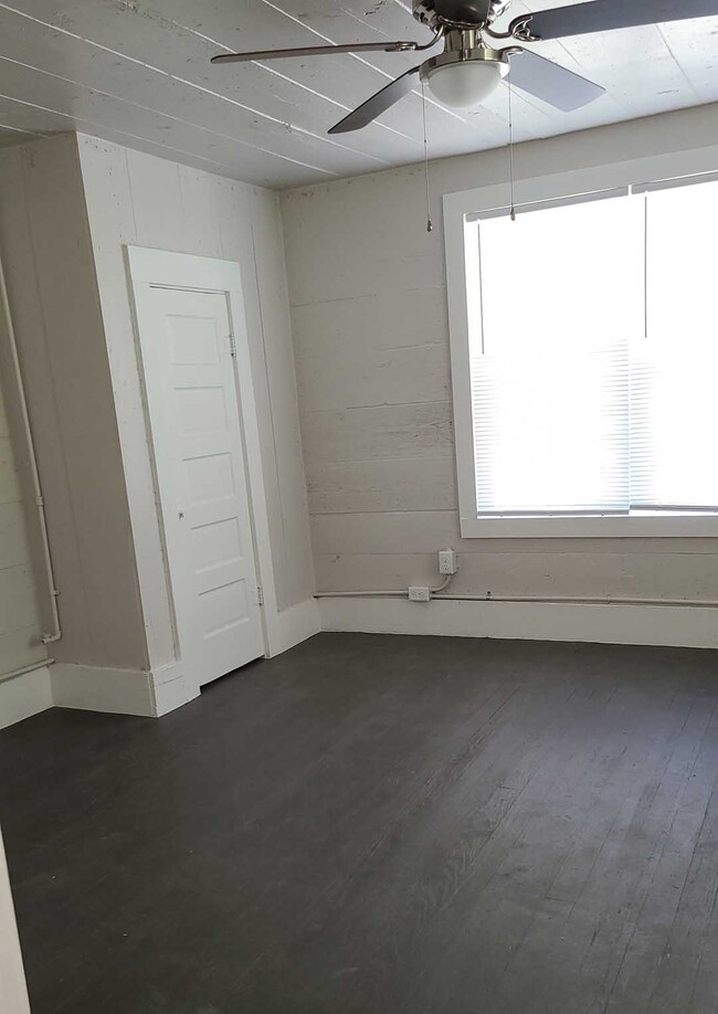 Building Photo - 1403 Moore St