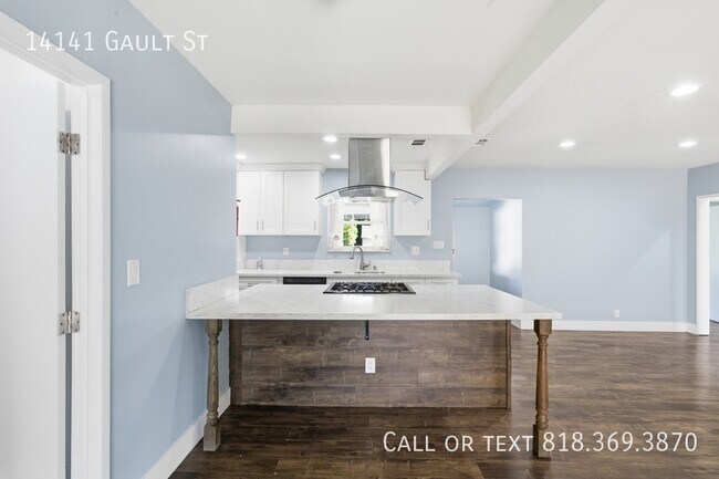 Foto del edificio - 14141 Gault St