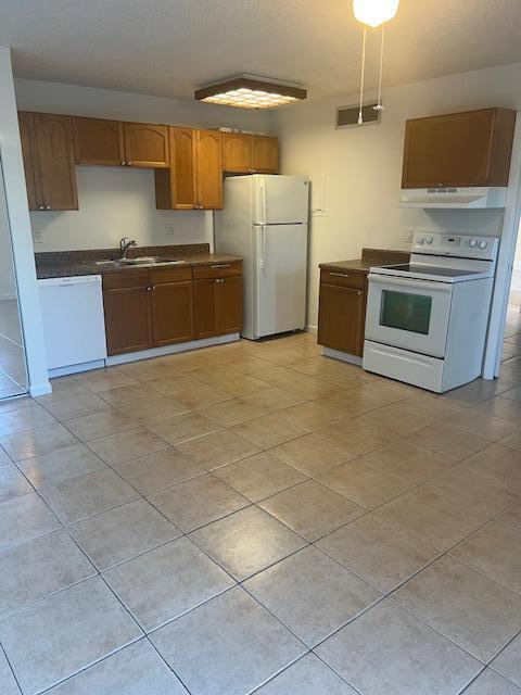 Foto del edificio - 641 Executive Center Dr