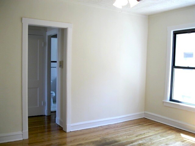 Foto del edificio - 2647 N Spaulding Ave