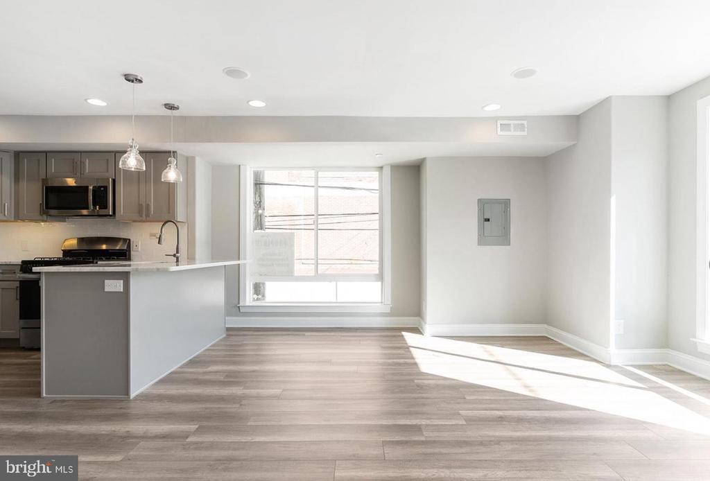 Foto principal - 1419 Poplar St