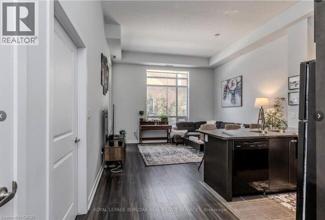 Building Photo - 85 Robinson St