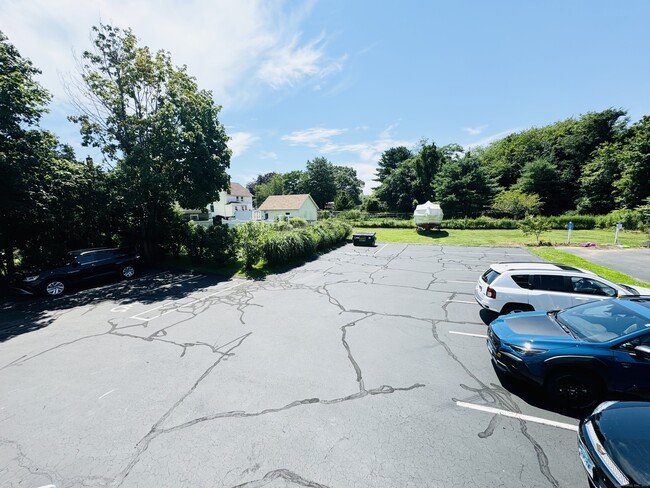 Foto del edificio - 425 Montauk Ave
