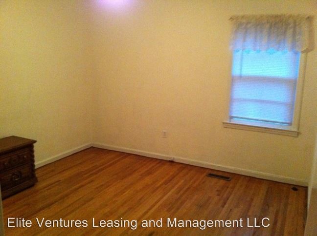 Building Photo - 3 br, 1 bath House - 956 Lake Rushin Dr