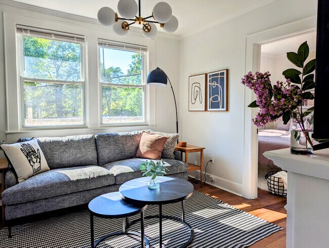 Foto del edificio - HillTop Hideaway - 4min from downtown!
