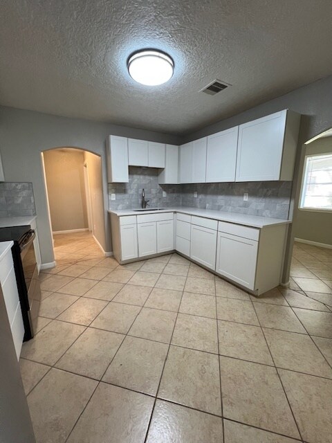 Foto del edificio - 1205 W Wrenway Ave