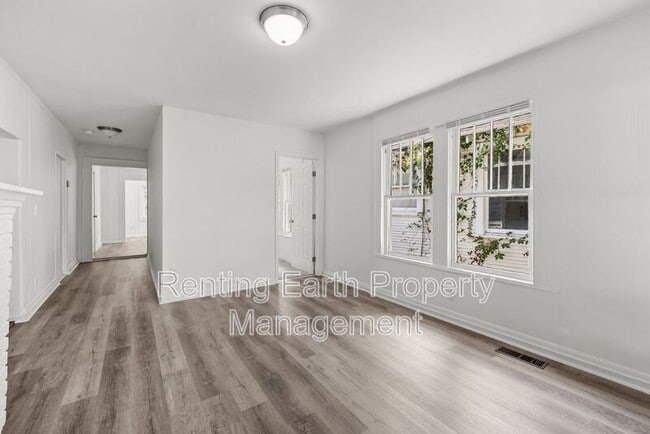 Building Photo - 514 81st St S