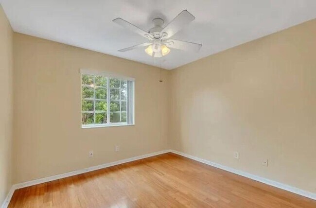 Foto del edificio - 8678 SW 23rd Ct
