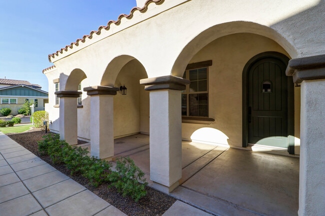 Foto del edificio - 15359 W Columbine Dr