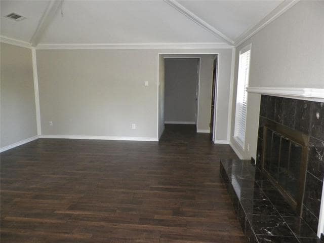 Building Photo - 315 Mockingbird Dr