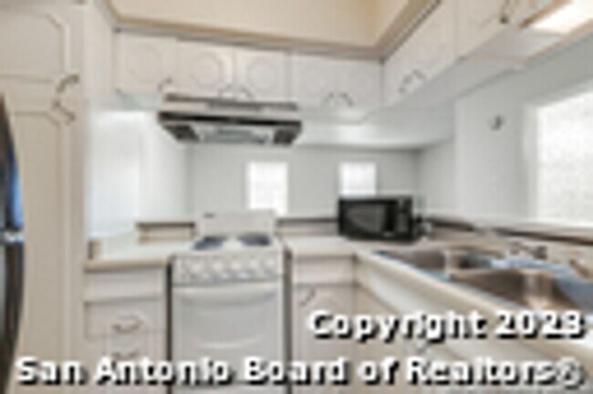 Foto del edificio - 1045 Shook Ave