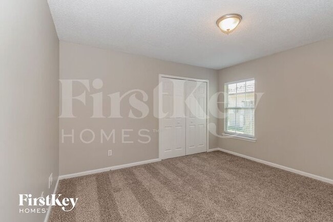 Building Photo - 7444 Lake Plantation Ln