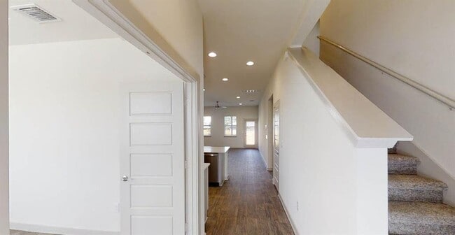 Foto del edificio - 3708 Niddry Dr