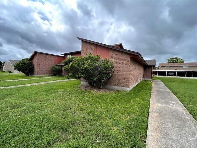 Building Photo - 4217 Acushnet Dr