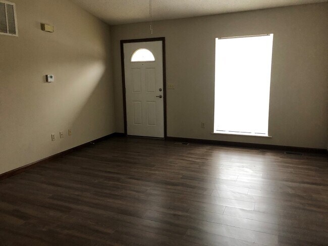 Foto del edificio - 509 Pepperhill Ct
