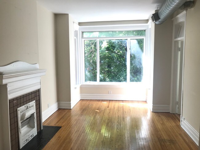 Foto del edificio - 900 W Newport Ave