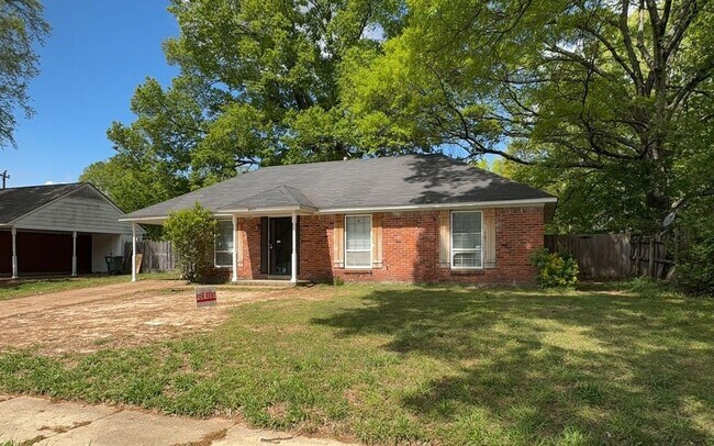 Building Photo - Newly Renovated 3 bed 1 bath home in Parkw...