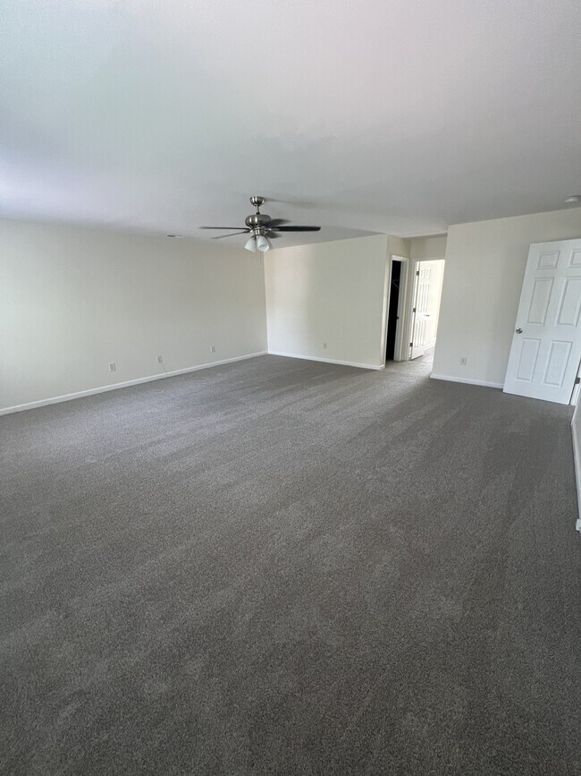 Building Photo - 2935 Burtonwood Dr