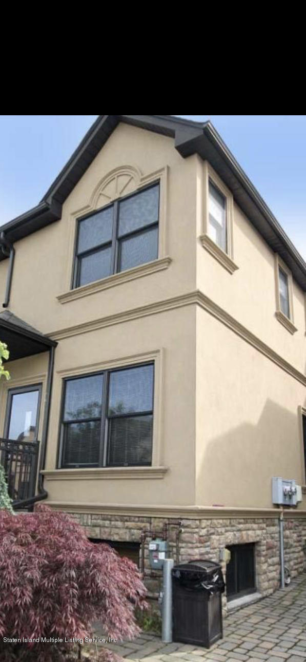 Foto del edificio - 45 Perona Ln