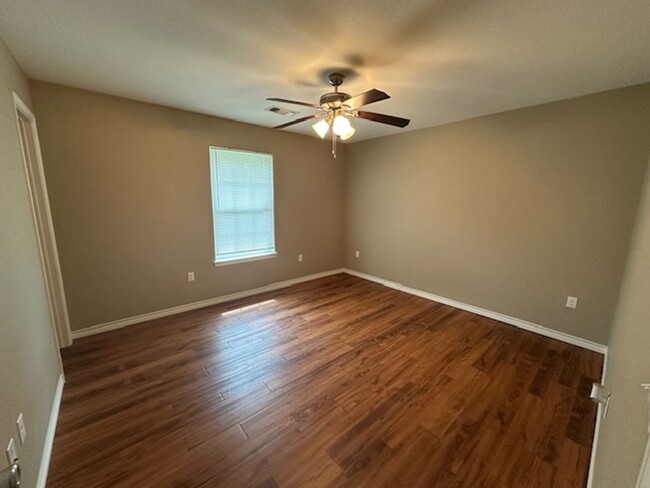 Building Photo - 2 bed/2 bath house in Durant, OK